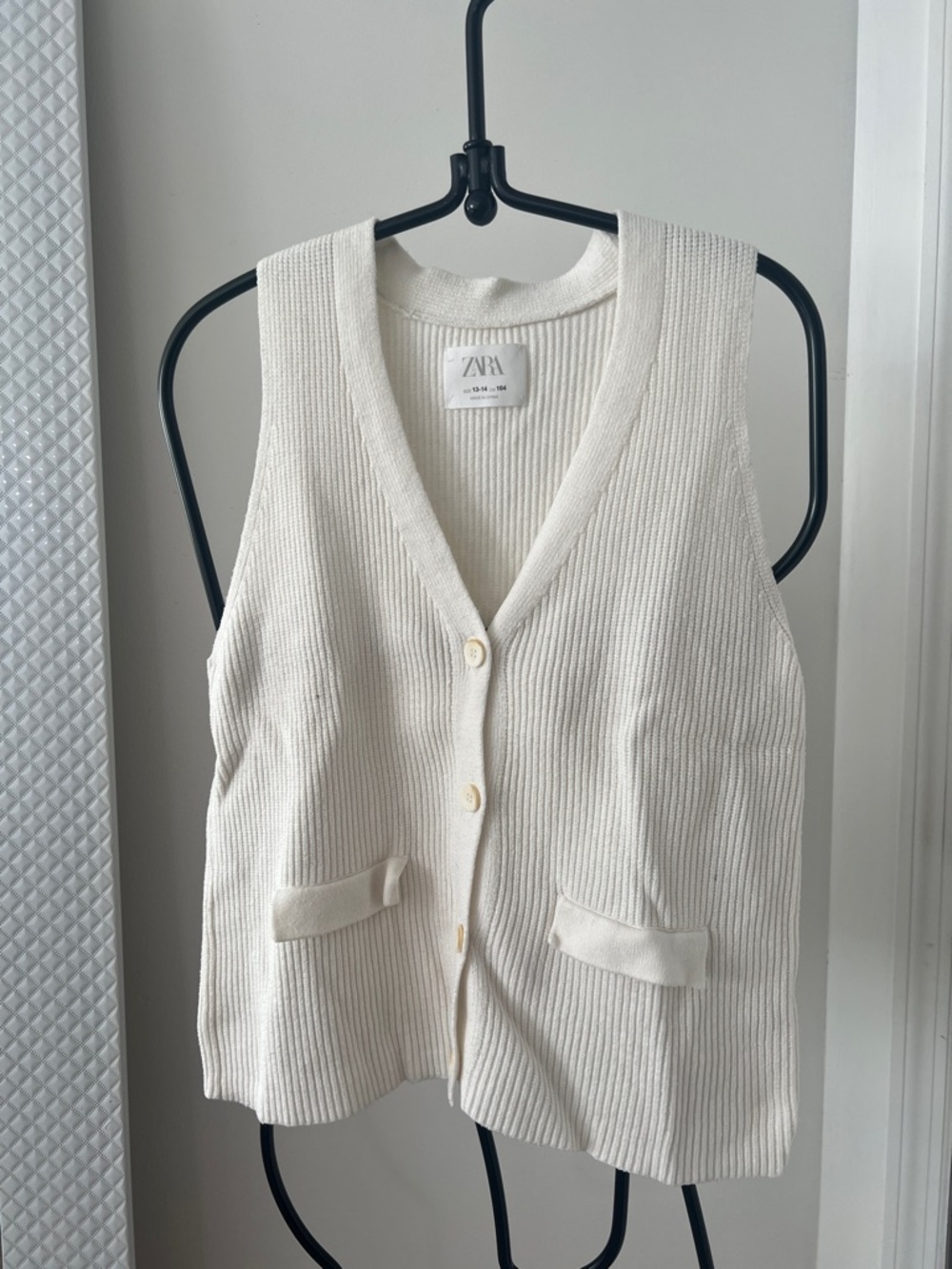 ZARA Off-White Ribbed Button Vest